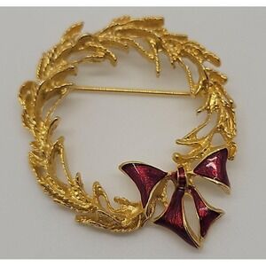 Vintage simple gold tone Holiday Wreath with red enamel bow brooch pin